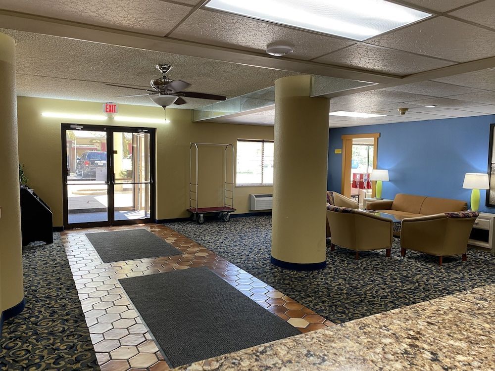 Super 8 by Wyndham Port Clinton 2