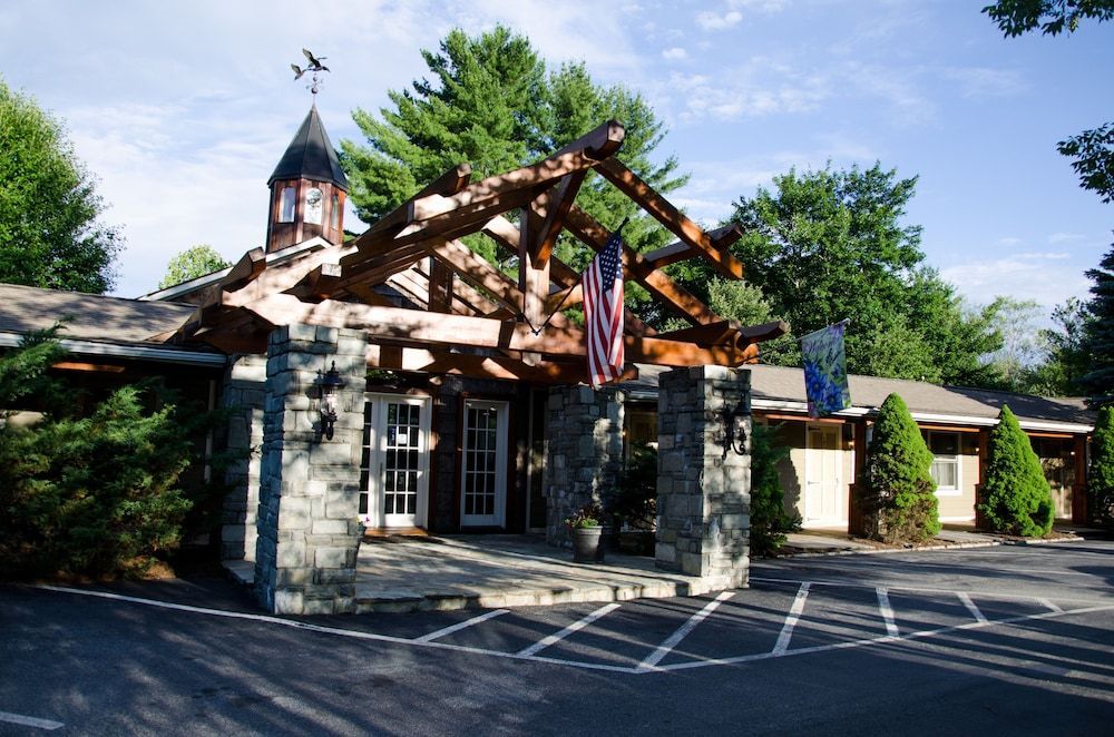Village Inn - Blowing Rock 1
