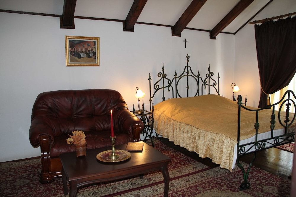 Hunter Prince Castle Hotel 2