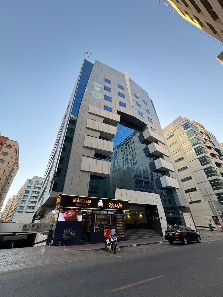 Avari Al Barsha Apartment Hotel 1