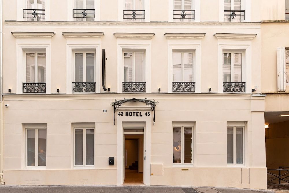 HOTEL AU COEUR DE REPUBLIQUE 1