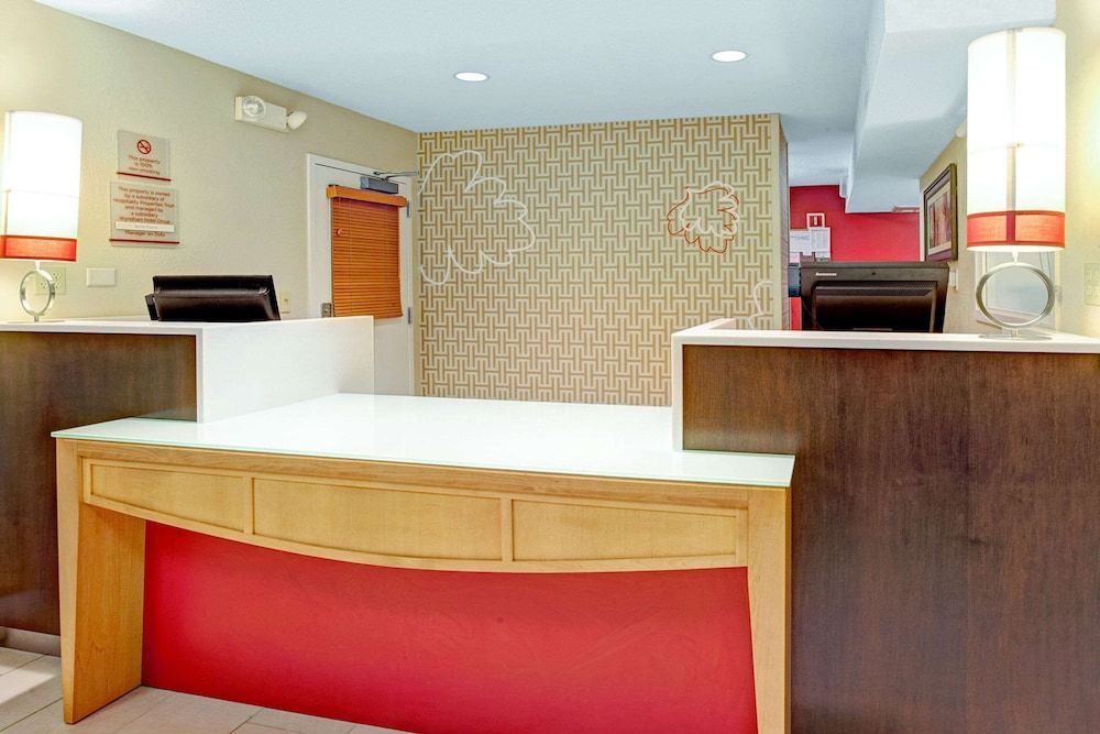 MainStay Suites Northbrook Wheeling 2