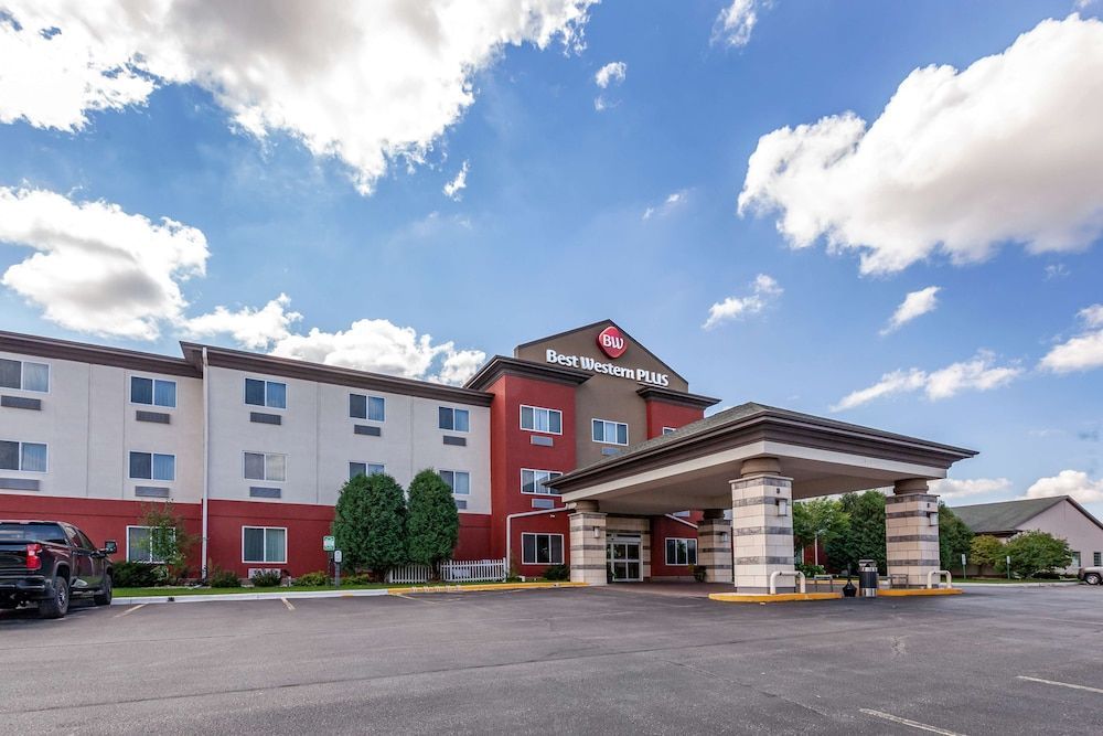 Best Western PLUS Sparta Trail Lodge 1