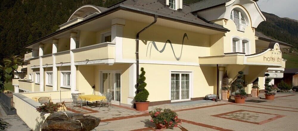 Hotel Ischgl 1