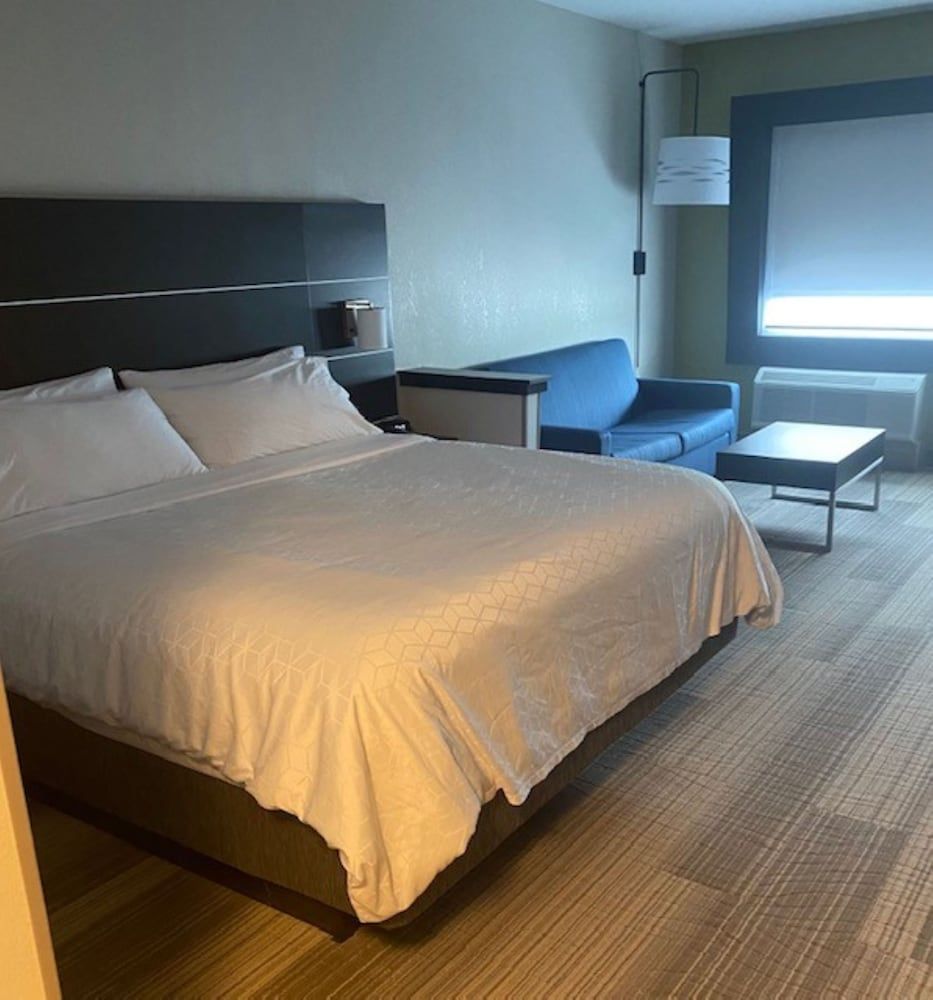 Holiday Inn Express & Suites WARRENSBURG NORTH by IHG 2