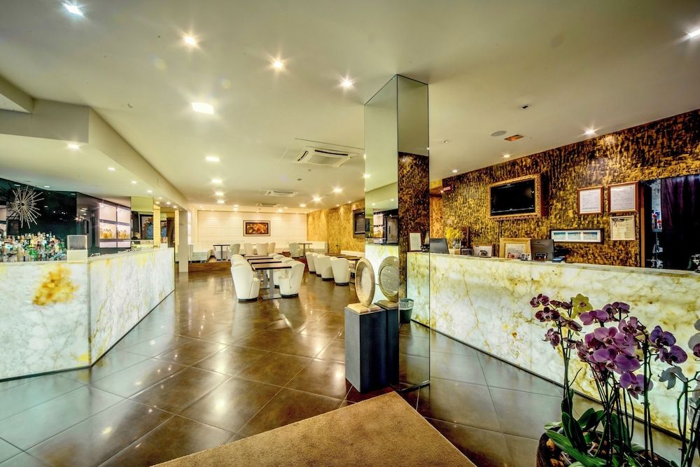 El Patio Hotel 2