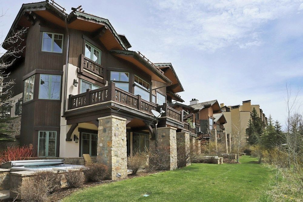 Legendary Lodging at the Ritz Carlton Residences Vail, A Vail Resorts Property 1