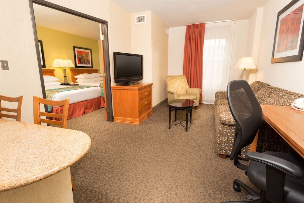 McAllen Plaza Hotel and Suites 1