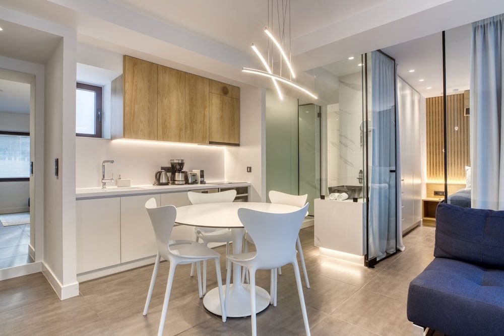 GSM Elevated Luxury Suites 2