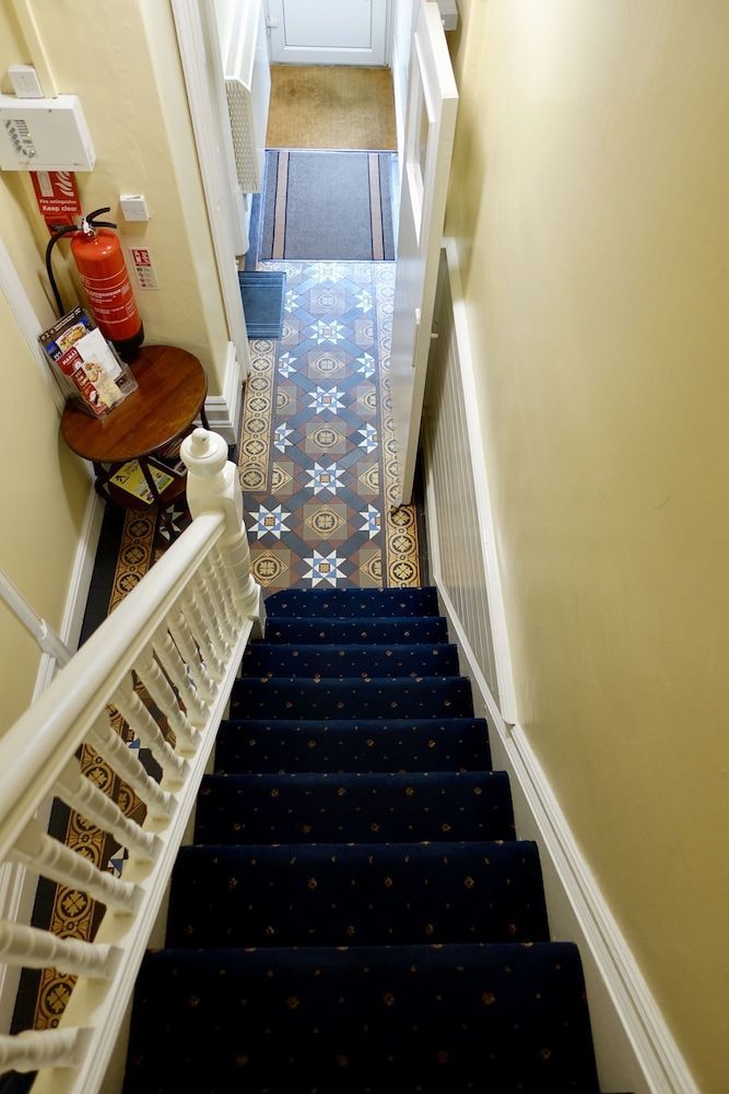 Abinger Guest House 2