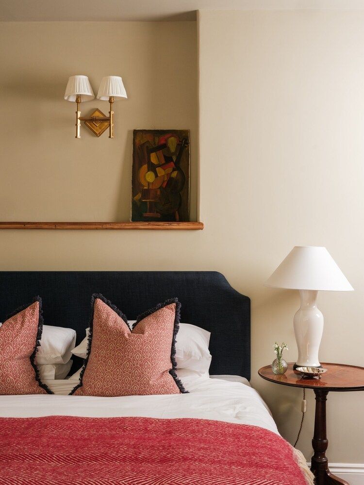 The Manor House Inn 2