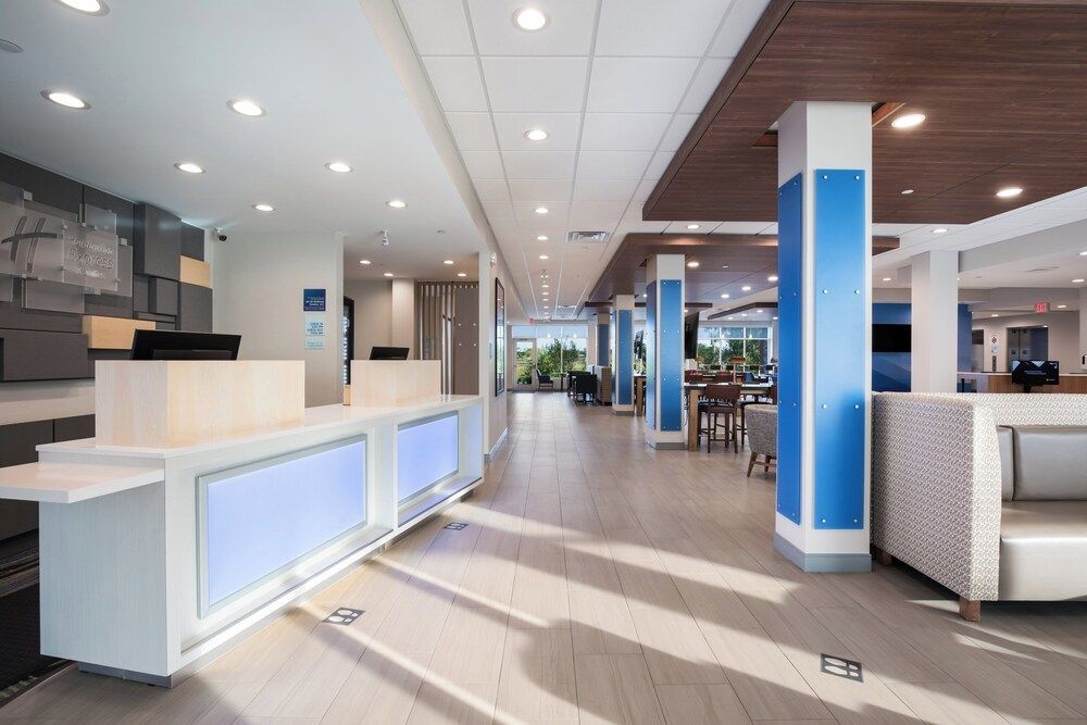 Holiday Inn Express & Suites CHICAGO - HOFFMAN ESTATES by IHG 1