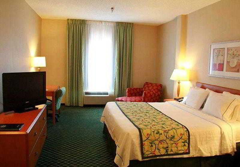 Fairfield Inn & Suites Toledo North 2