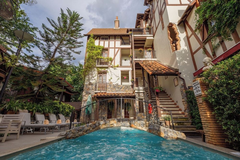 Le Charcoa Hotel 1