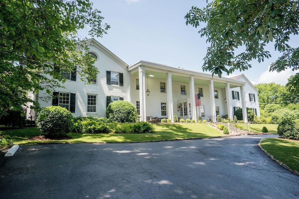 Historic General Lewis Inn 1