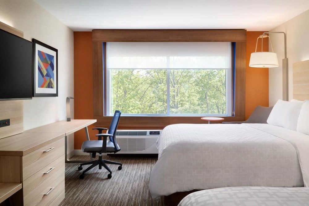 Holiday Inn Express & Suites STAUNTON by IHG 2