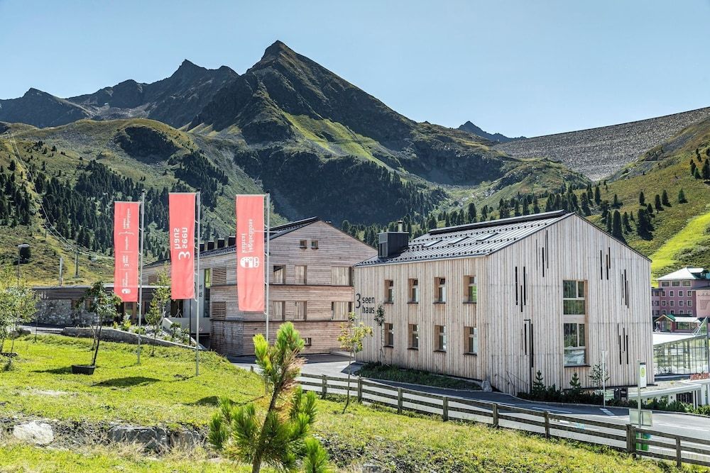 Hotel Jagdschloss Resort 1