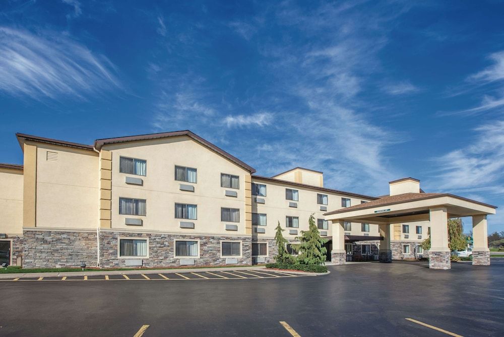 La Quinta by Wyndham Erie 1