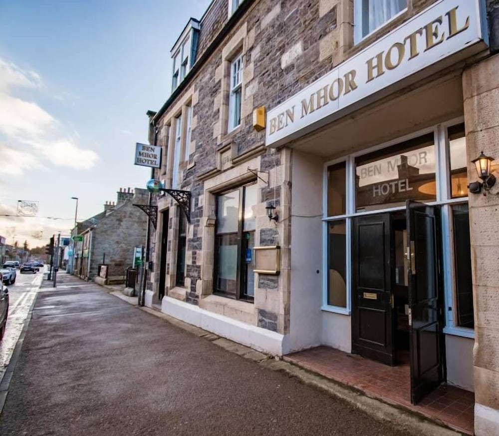 The Ben Mhor Hotel, Bar & Restaurant 1