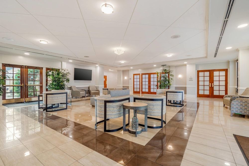 Clarion Hotel & Conference Center Toms River 2