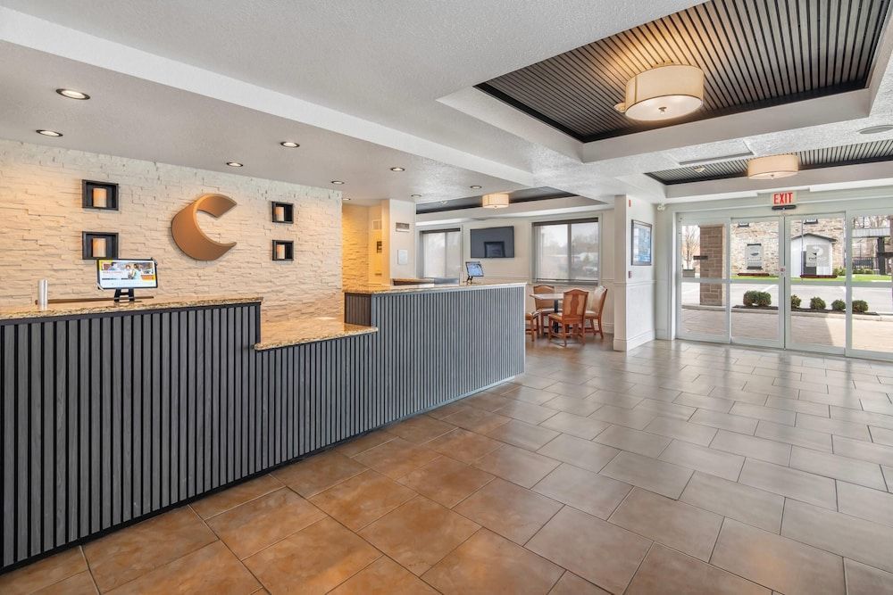 Comfort Inn & Suites Thousand Islands Harbour District 2