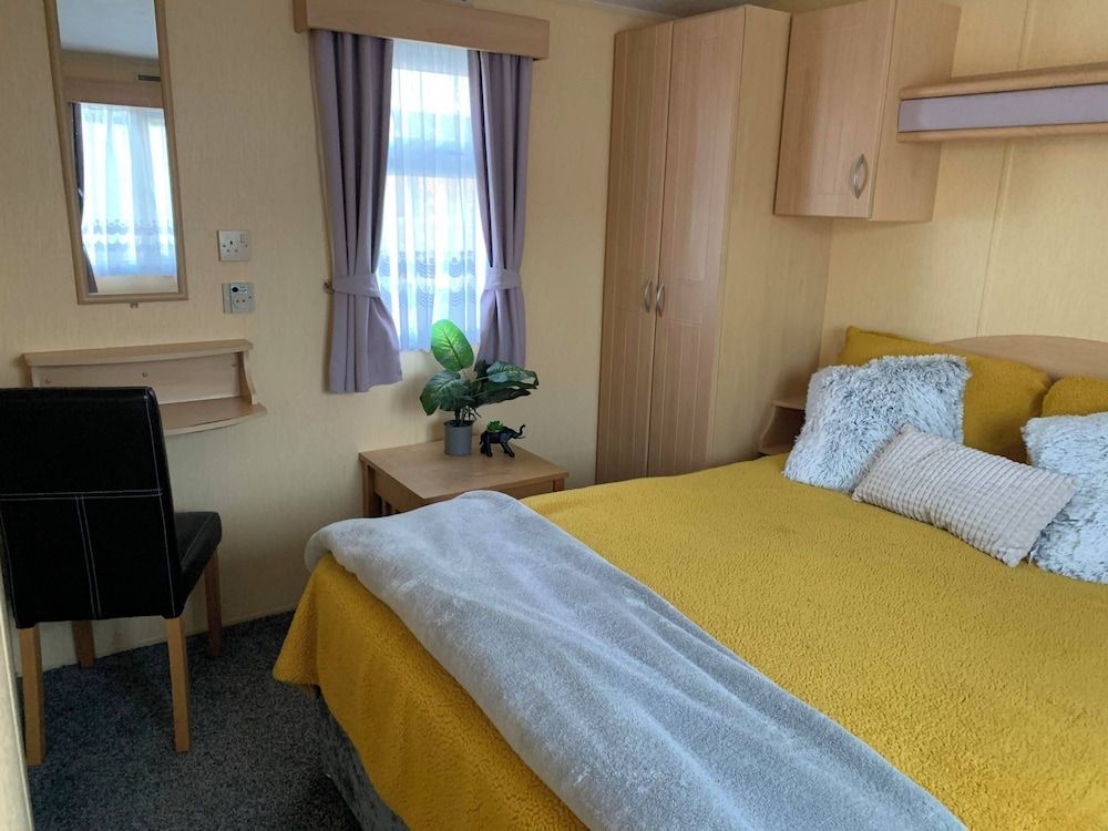 Serenity Place Caravan 2 Double Beds With Varanda 1
