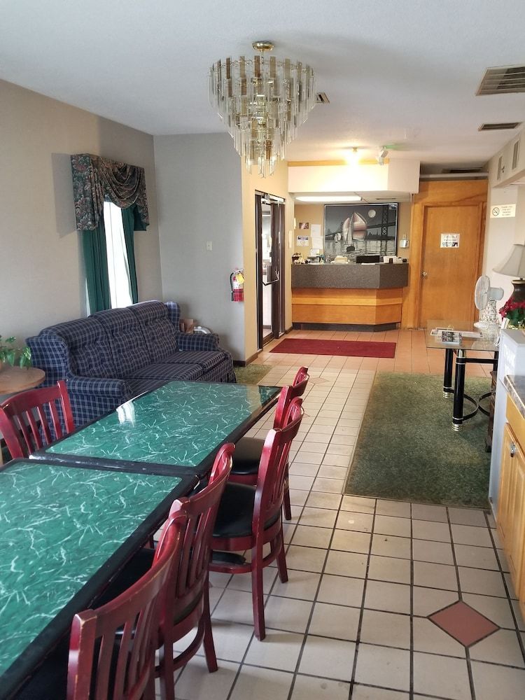 Fort Wayne Inn 2