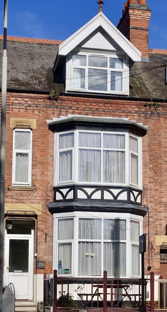 Abinger Guest House 1