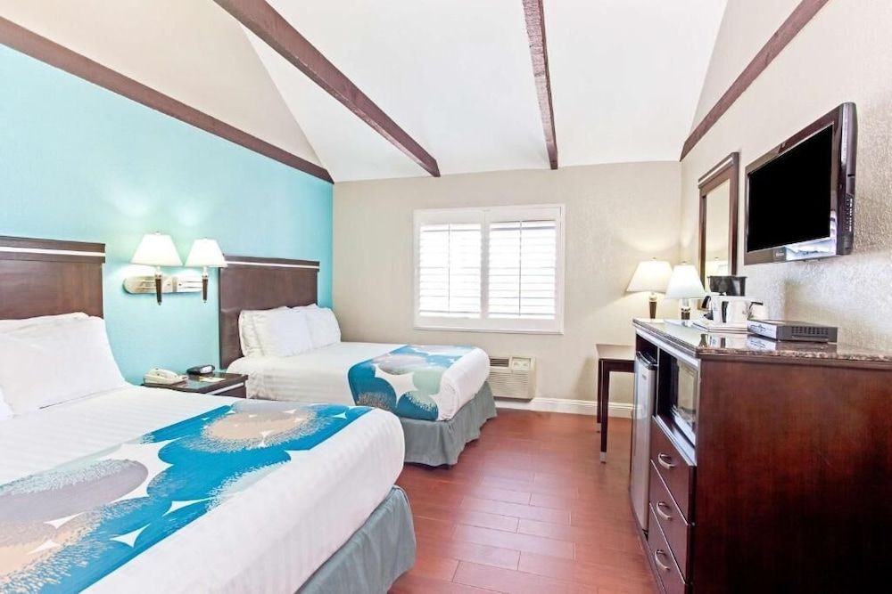 Cabana Inn & Suites 1