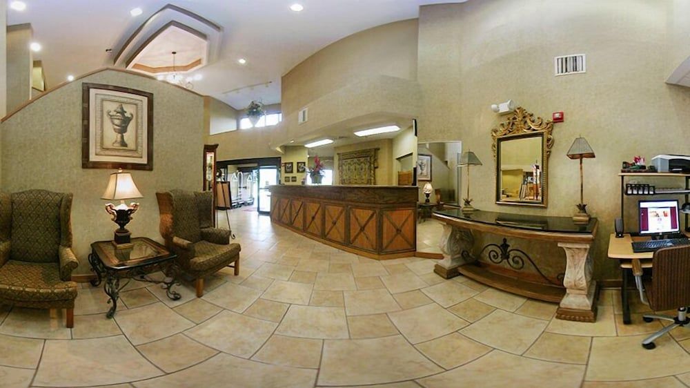 Comfort Suites Monroe 2