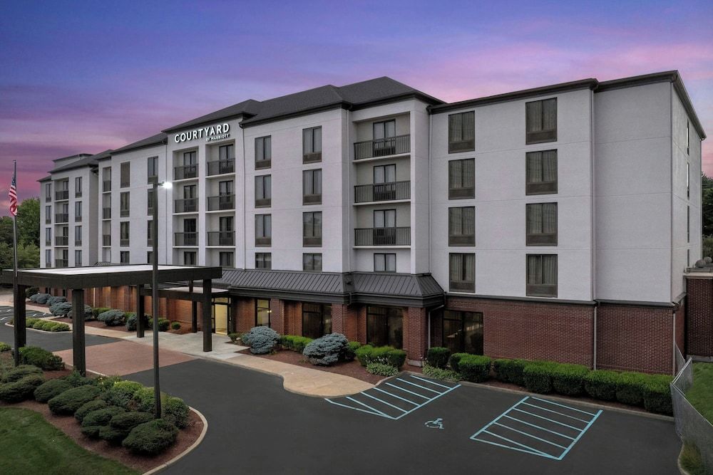 Courtyard by Marriott Bloomington 1