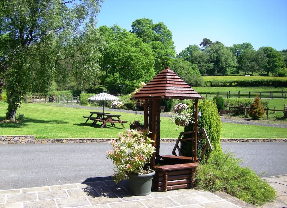 Acorn Court Country House 1
