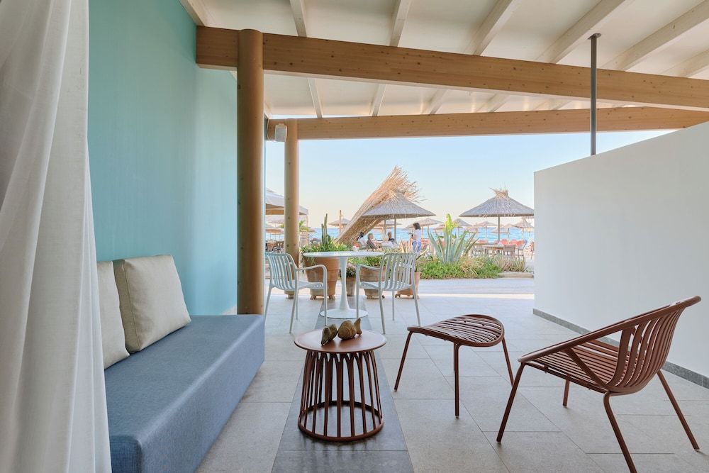 Aptera Beach 1