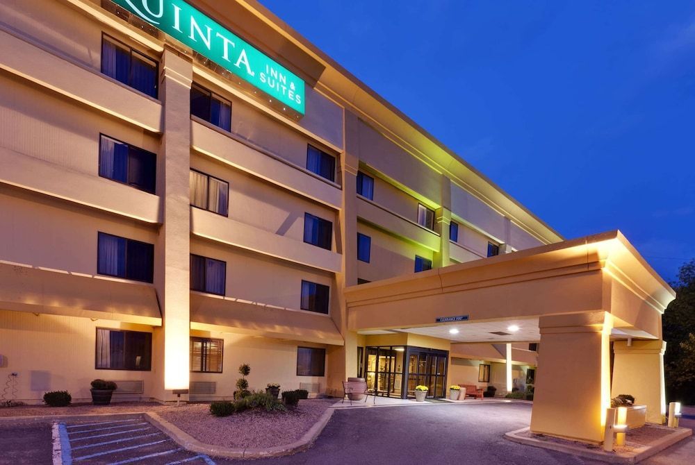 La Quinta by Wyndham Plattsburgh 1