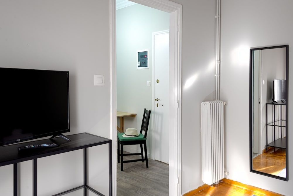 Mignon & Teak Apartments 2