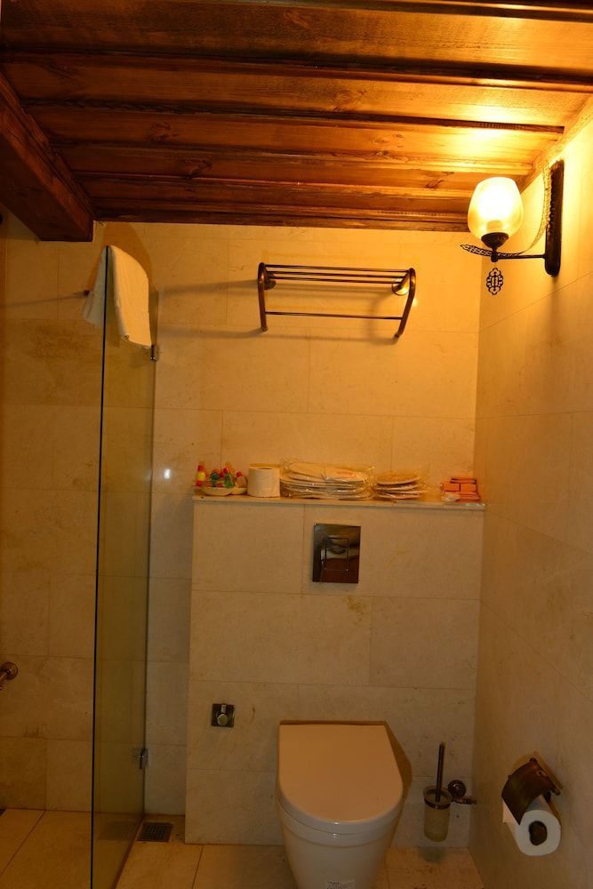Caftan Cave Suites 2