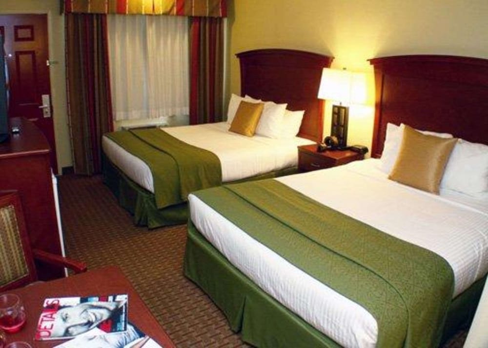 Quality Inn & Suites Santa Cruz Mountains 2