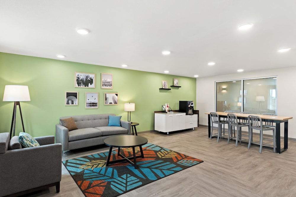 WoodSpring Suites Denver Commerce City 2