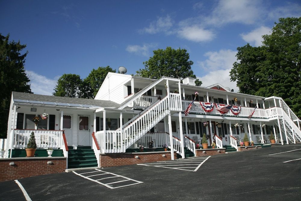 Bennington Motor Inn 1