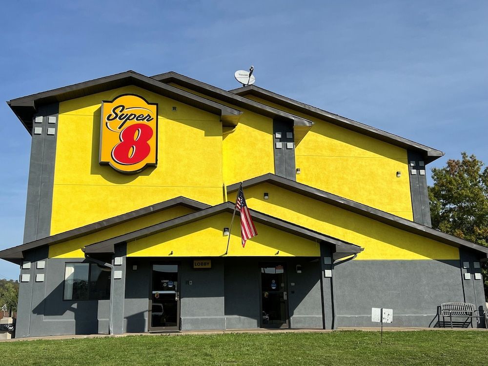 Super 8 by Wyndham Marietta 1