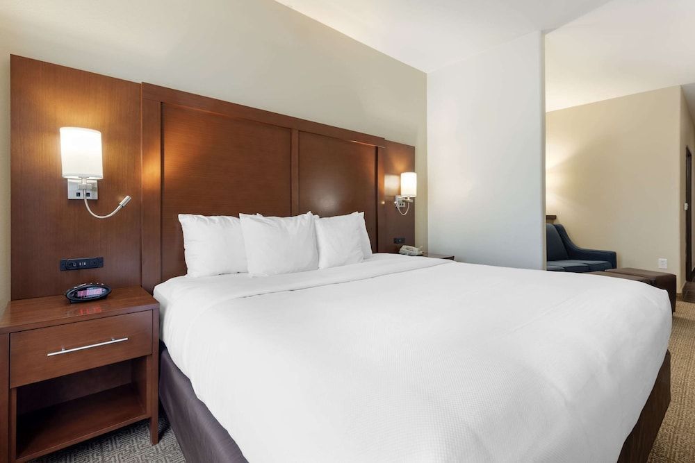 Comfort Suites West Dallas - Cockrell Hill 2