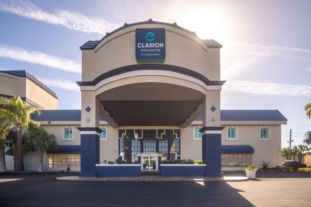Clarion Inn & Suites Central Clearwater Beach 1