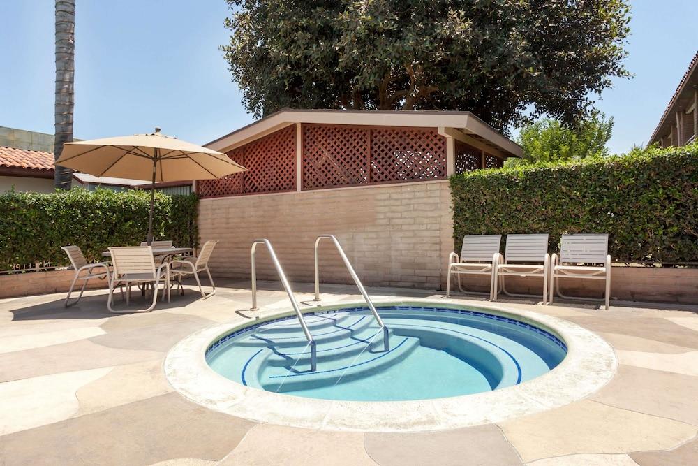 Orange County Airport Hotel Costa Mesa 1