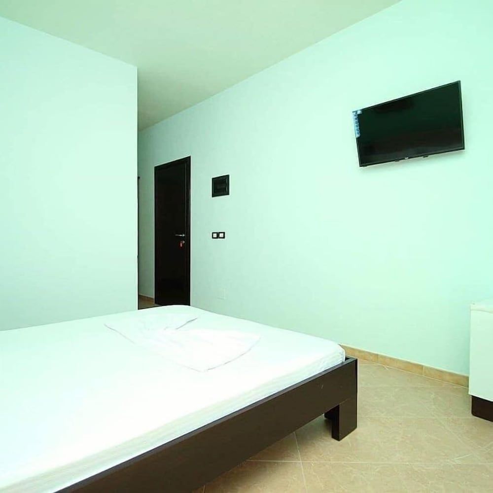 AL Hotel 2