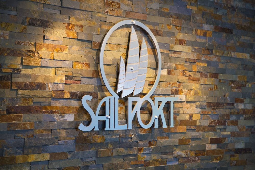 Sailport Waterfront Suites 2