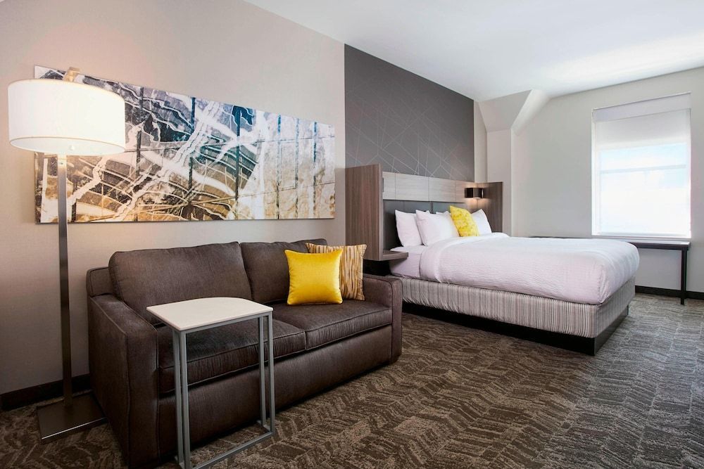 SpringHill Suites by Marriott Milwaukee Downtown 1