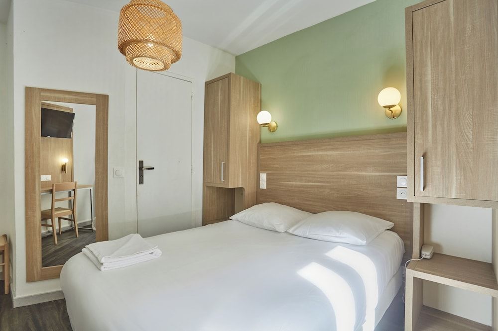 Merryl Hotel 1