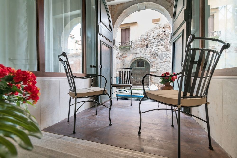 Riva Palace Apartments by Wonderful Italy 1