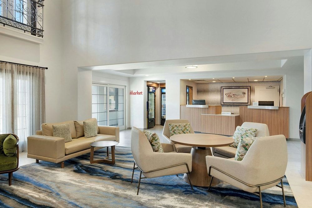 Fairfield Inn & Suites San Diego Old Town 2
