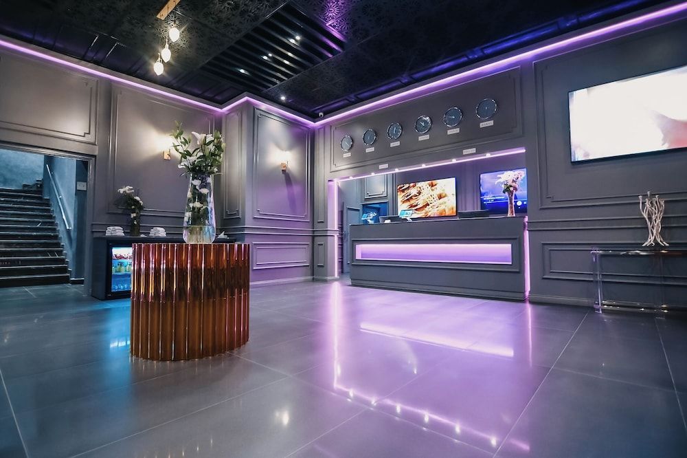 555 Hotel Clubbing Adults Only 1